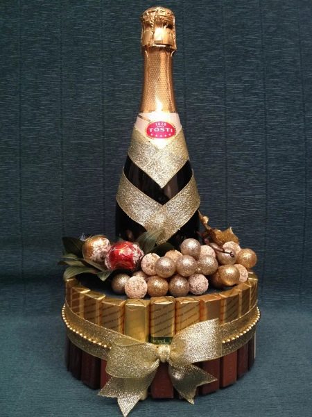 DIY-ananas van snoep en champagne: stap voor stap een fles maken - een masterclass voor beginners, foto, video
