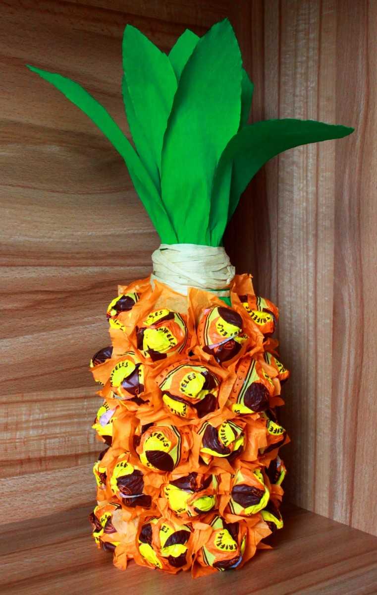 DIY-ananas van snoep en champagne: stap voor stap een fles maken - een masterclass voor beginners, foto, video