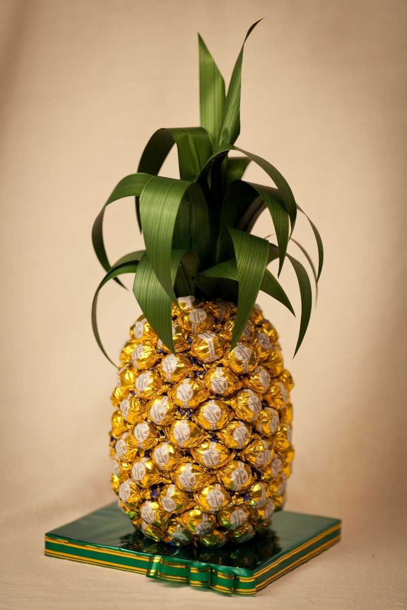 DIY-ananas van snoep en champagne: stap voor stap een fles maken - een masterclass voor beginners, foto, video