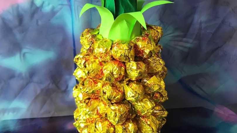 DIY-ananas van snoep en champagne: stap voor stap een fles maken - een masterclass voor beginners, foto, video