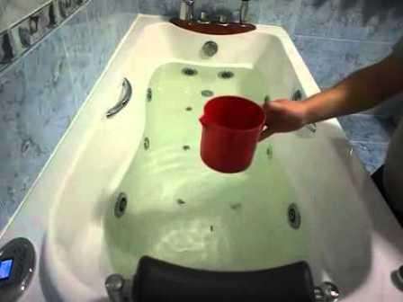 How to clean an old bathtub at home