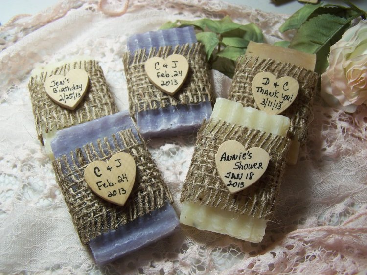 Soap-shaped bonbonnieres for guests