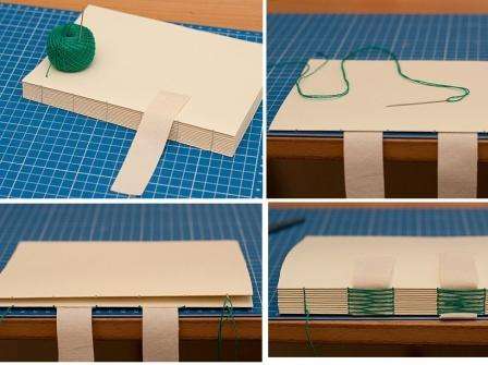Изрежете две ленти от тъканта, със същата ширина като разстоянието между отворите на подвързията. Те ще държат всички части на бележника заедно. Започнете да ги шиете във всеки от 10 -те тетрадки, като постепенно ги добавяте. Трябва да шиете две панделки на едно и също разстояние един от друг. След това отново прикрепете картона от двете страни. Всички елементи на блока трябва да са плоски.