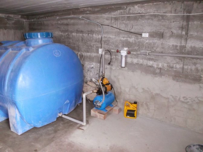 Как да увеличим налягането във водоснабдителната система в частна къща: причини за ниско налягане