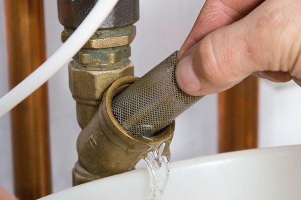 How to create water pressure in a private house: ways to deal with the problem