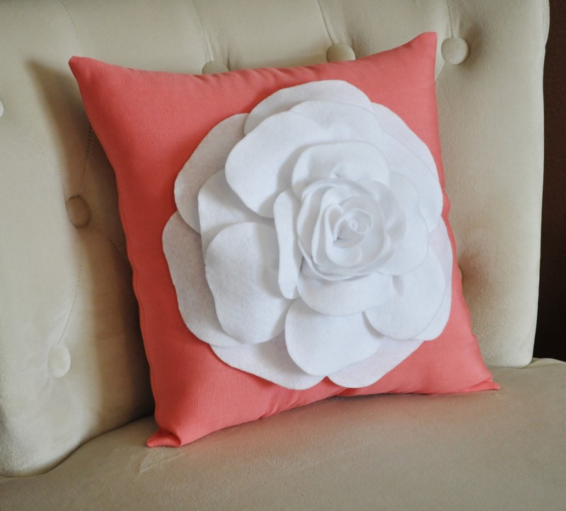 Decorative pillows - photos and videos of ideas for decorating a room with pillows: a master class on creating pillows of different shapes and types with your own hands