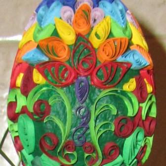 Dekoratív quilling tojás húsvétra