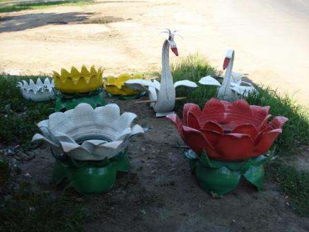 photo of country crafts - flowerpots