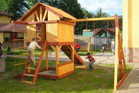 We equip a playground for children's games