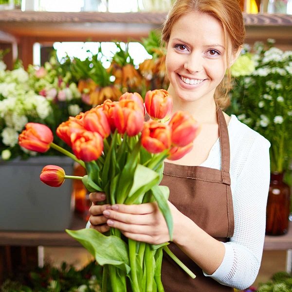 girl with flowers