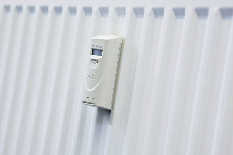 Как да поставим измервателни уреди за отопление в апартамент: инсталиране на индивидуални разходомери