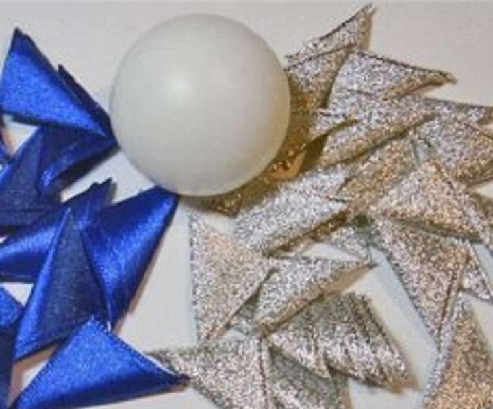 beautiful Christmas toys on the tree