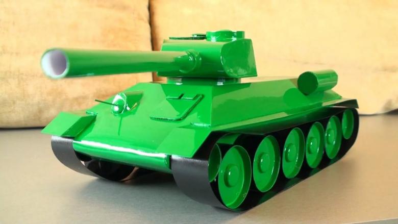 How to make a mock-up of military equipment with your own hands: step-by-step instructions, necessary materials, the best templates for cutting and gluing