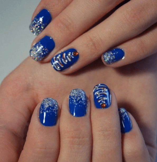 zdjęcie pomysłów na manicure noworoczny