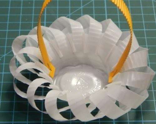 DIY Easter baskets from scrap materials