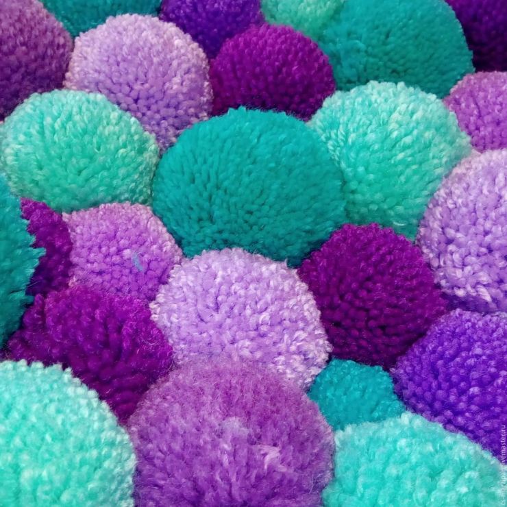 Hogyan készítsünk pom-pomot szőrből, fonalból vagy cérnából készült kalaphoz-mesterkurzus a pom-pom kötéséről, fotó és videó utasítások