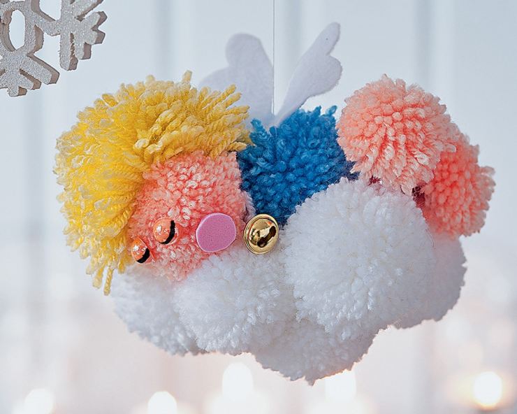 Hogyan készítsünk pom-pomot szőrből, fonalból vagy cérnából készült kalaphoz-mesterkurzus a pom-pom kötéséről, fotó és videó utasítások