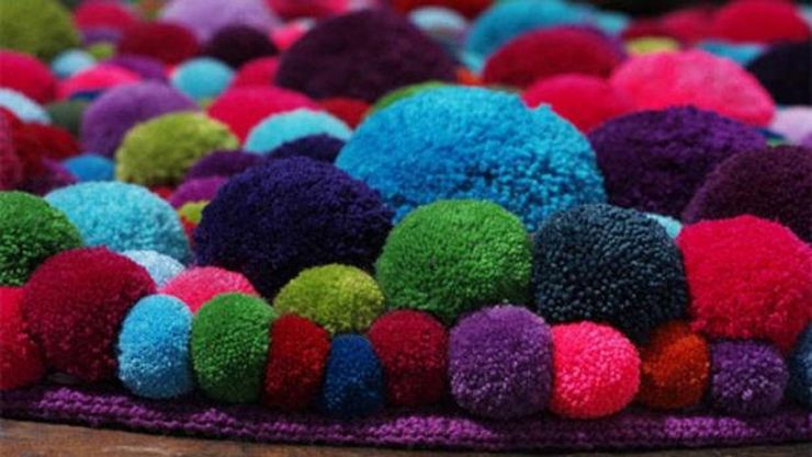Hogyan készítsünk pom-pomot szőrből, fonalból vagy cérnából készült kalaphoz-mesterkurzus a pom-pom kötéséről, fotó és videó utasítások