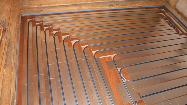 Waterwarmte-geïsoleerde vloer uit modules