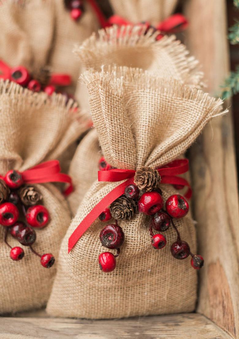 How to sew a bag with ties - DIY bags for gifts and herbs