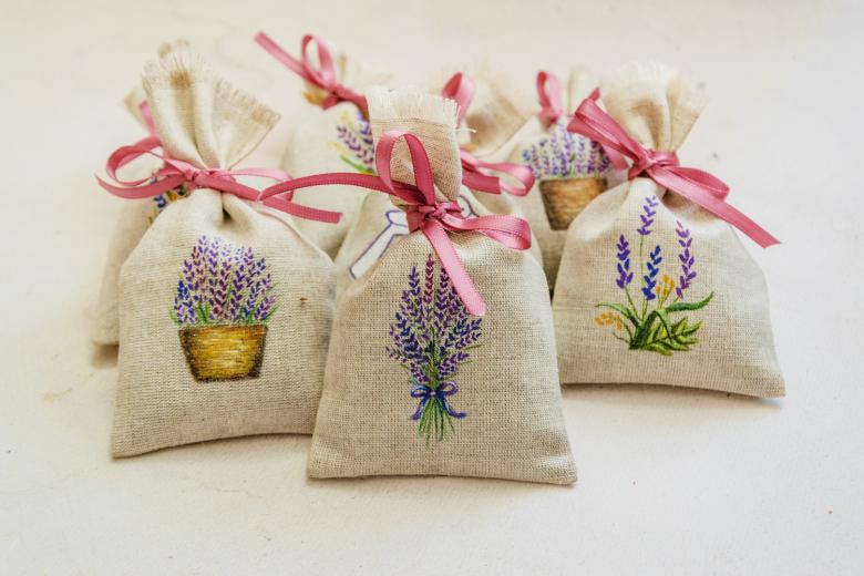 How to sew a bag with ties - DIY bags for gifts and herbs