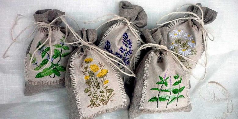 How to sew a bag with ties - DIY bags for gifts and herbs