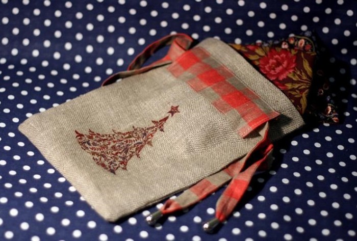 How to sew a bag with ties - DIY bags for gifts and herbs