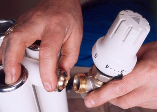 Installing the device on a battery
