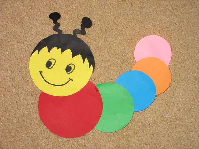 knutselen met gekleurd papier voor kinderen