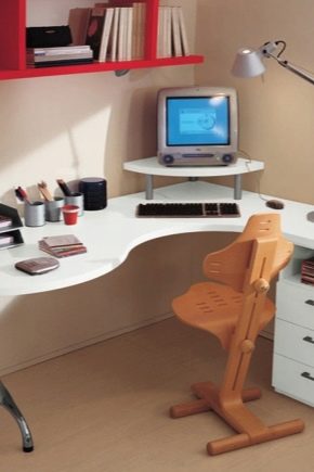 Raflı ve çekmeceli bilgisayar köşe masaları