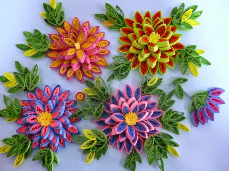 Ярки цветя в техника на квилинг
