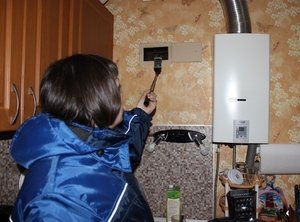 Проверка на тягата в комина на газовата колона