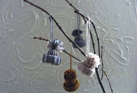 Christmas toys: warm hats