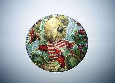 The contours of the drawing can be marked with glitter varnish or some kind of inscription can be made.