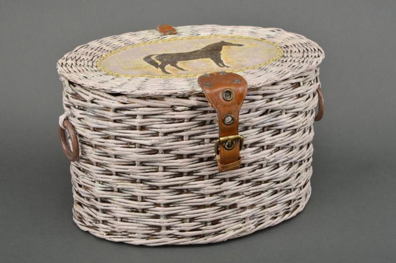 Weaving baskets and other interior items from newspaper tubes: master classes, video instructions