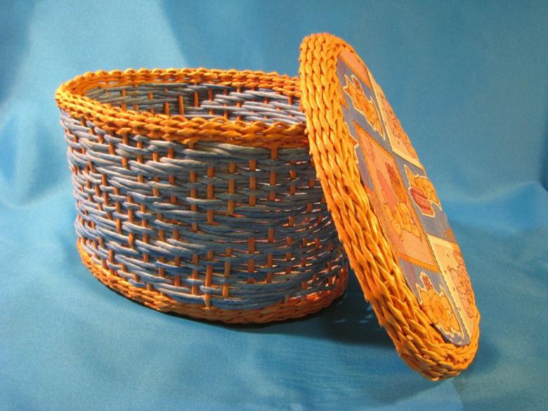 Weaving baskets and other interior items from newspaper tubes: master classes, video instructions