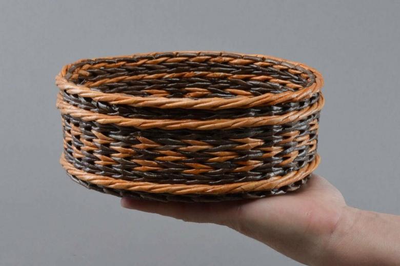 Weaving baskets and other interior items from newspaper tubes: master classes, video instructions