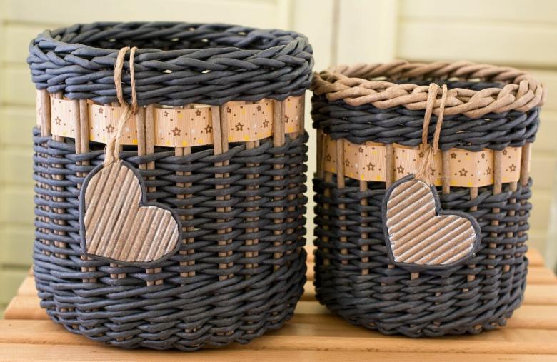 Weaving baskets and other interior items from newspaper tubes: master classes, video instructions