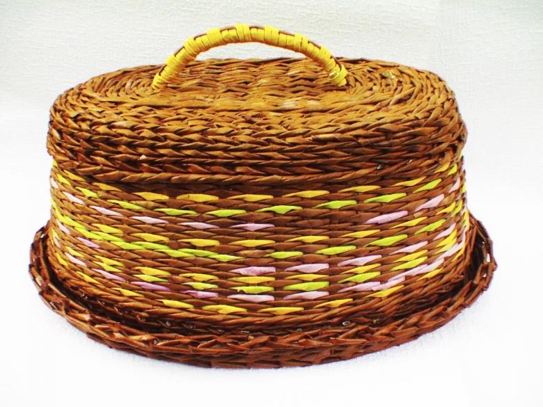 Weaving baskets and other interior items from newspaper tubes: master classes, video instructions