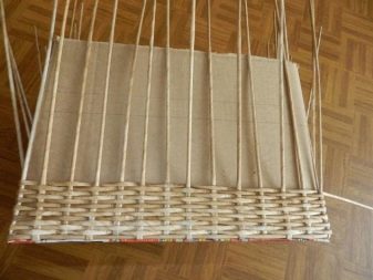 Weaving baskets and other interior items from newspaper tubes: master classes, video instructions