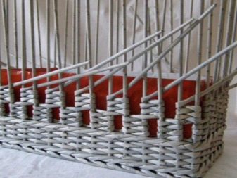 Weaving baskets and other interior items from newspaper tubes: master classes, video instructions