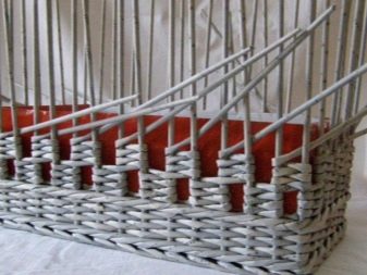 Weaving baskets and other interior items from newspaper tubes: master classes, video instructions