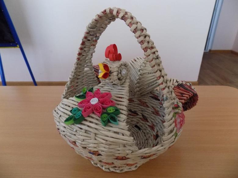 Weaving baskets and other interior items from newspaper tubes: master classes, video instructions