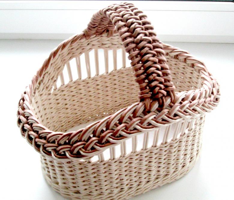 Weaving baskets and other interior items from newspaper tubes: master classes, video instructions