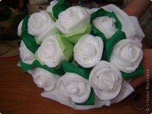Букет от рози от памучни тампони