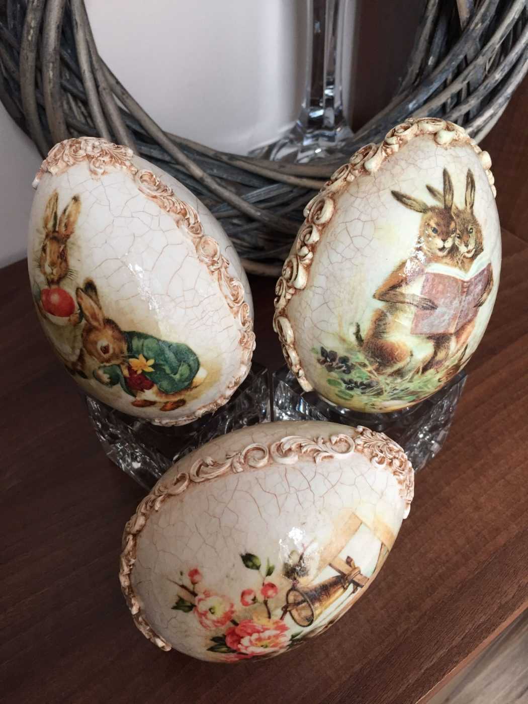 Eggshell crafts: photo examples of the best works and a description of their manufacture