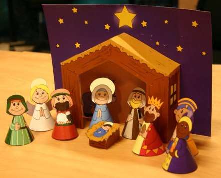 hoe maak je een doe-het-zelf kerststal van papier