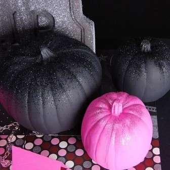 Halloween glamor: painted pumpkins