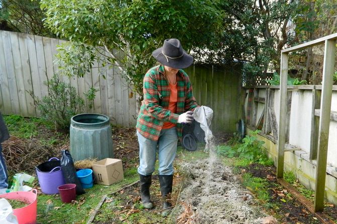 De bedden klaarmaken voor de winter