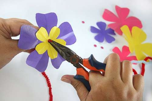 crafts for schoolchildren from colored paper